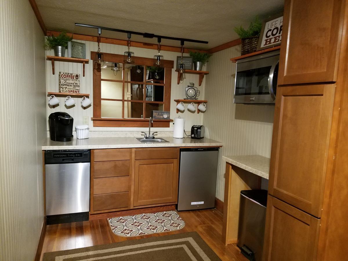 Hocking Hills Inn 洛根 外观 照片