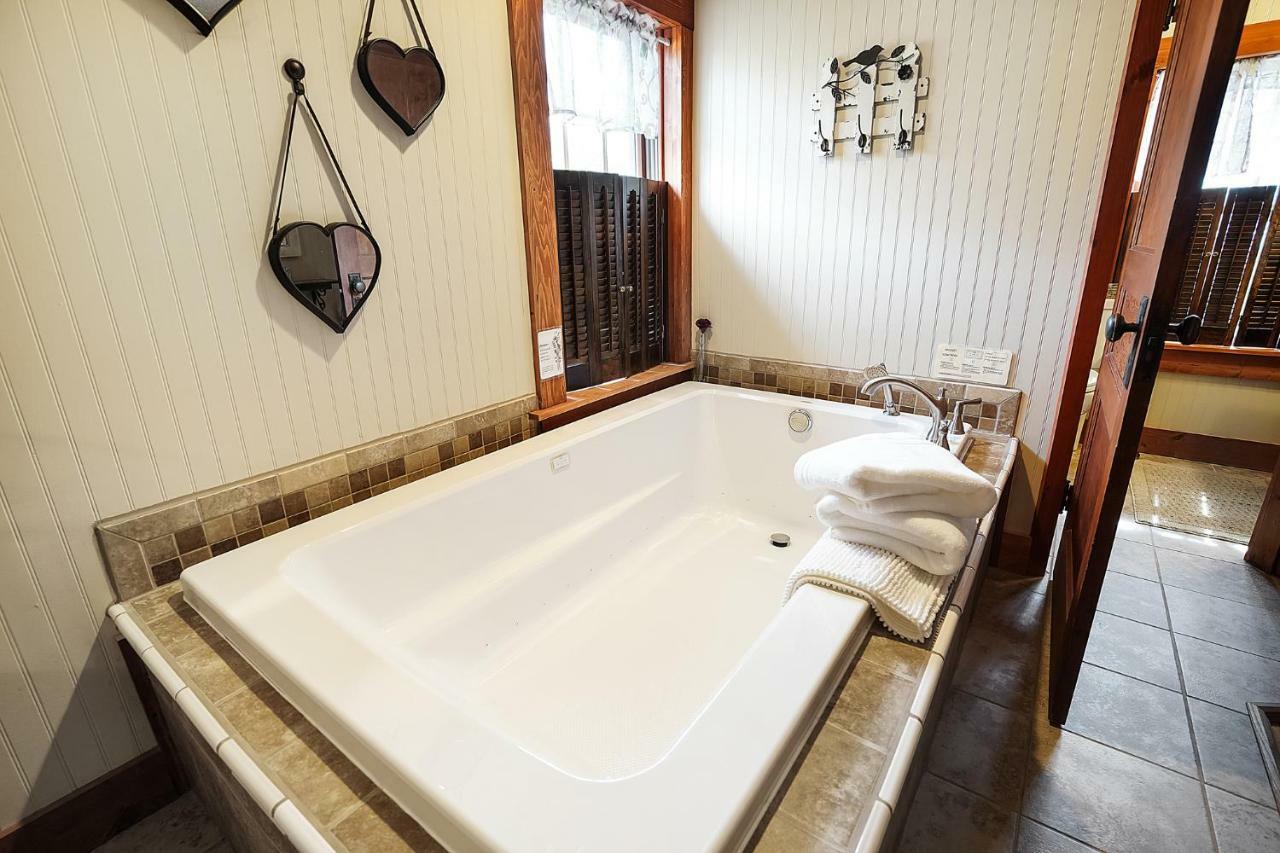 Hocking Hills Inn 洛根 外观 照片