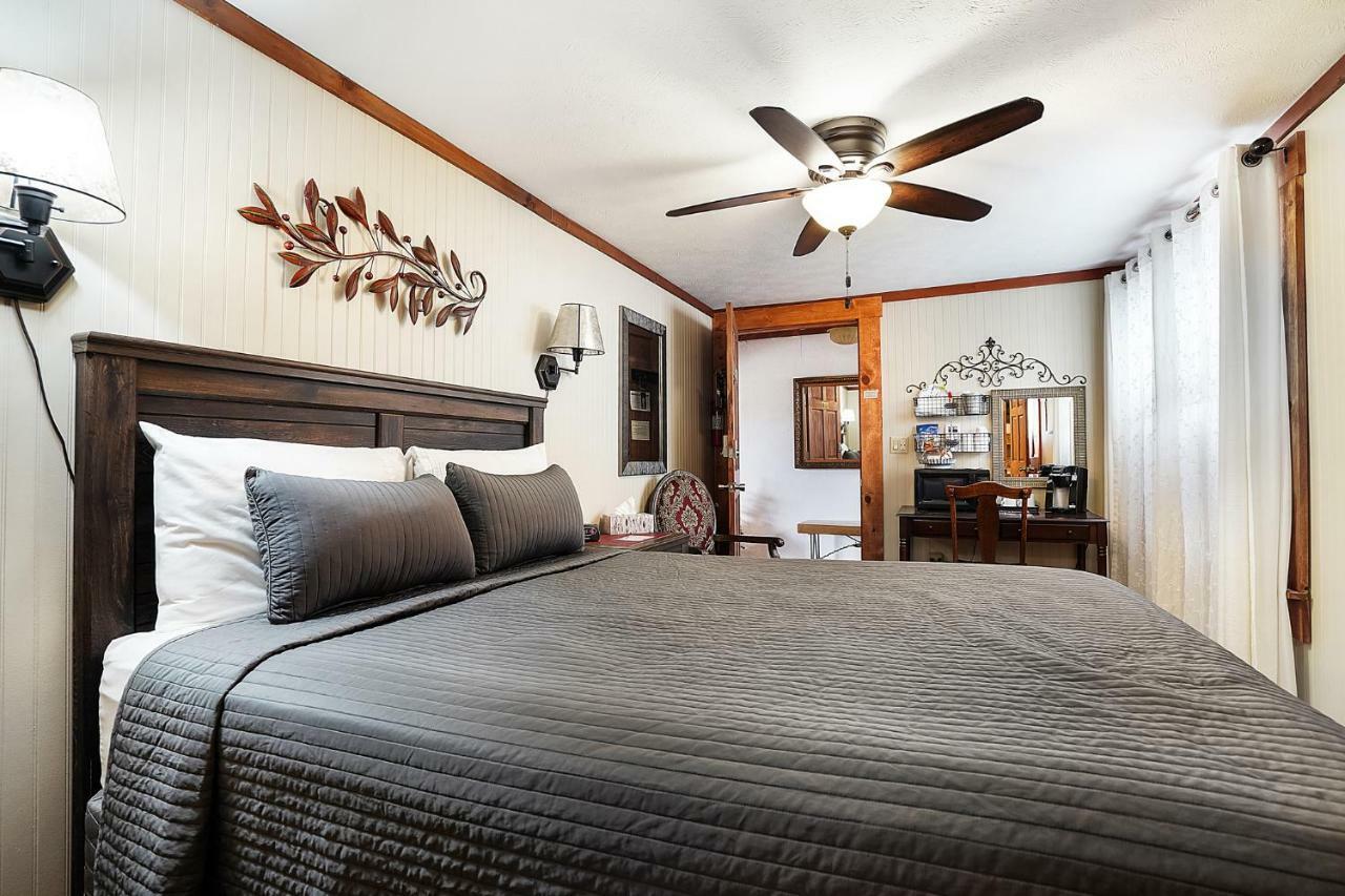Hocking Hills Inn 洛根 外观 照片
