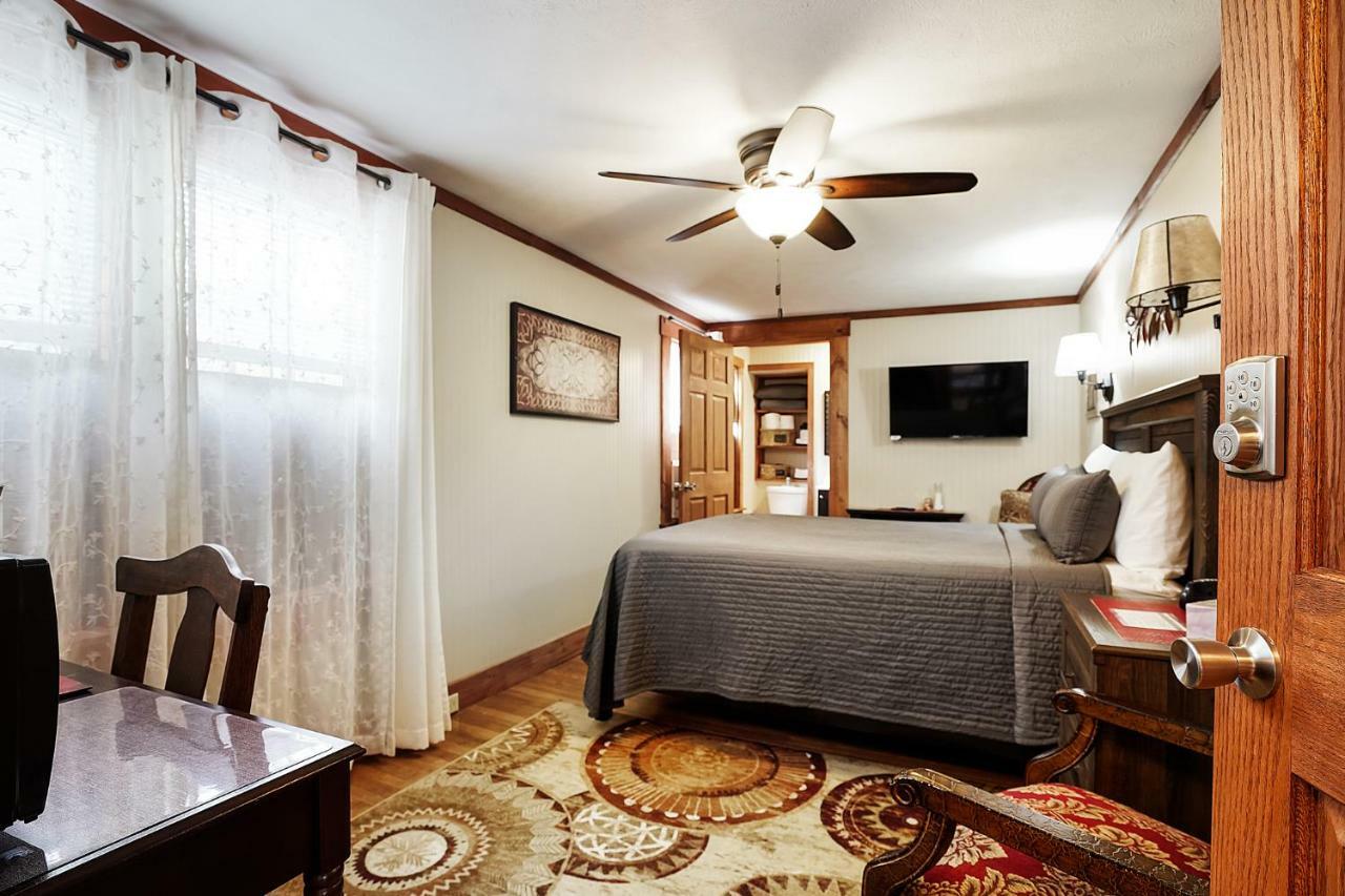 Hocking Hills Inn 洛根 外观 照片