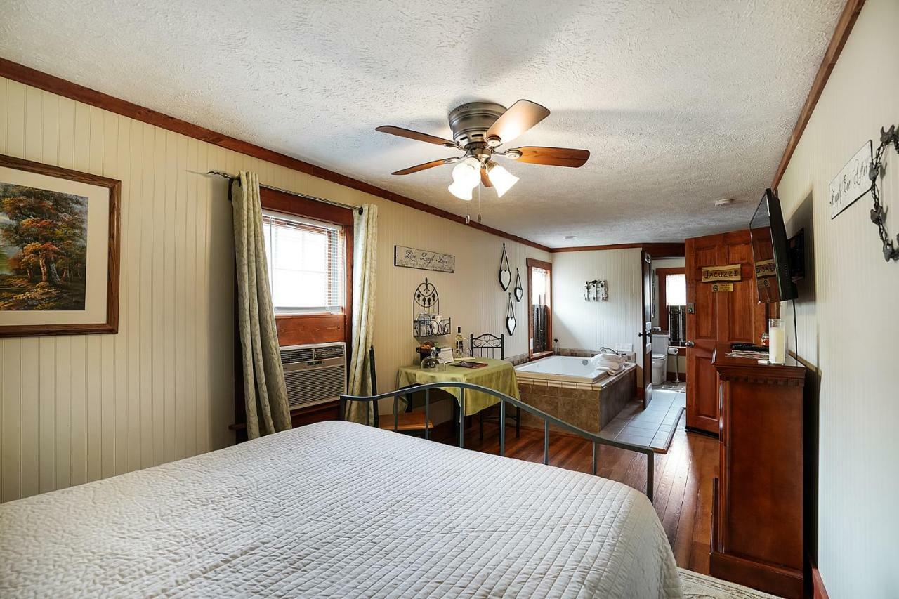 Hocking Hills Inn 洛根 外观 照片